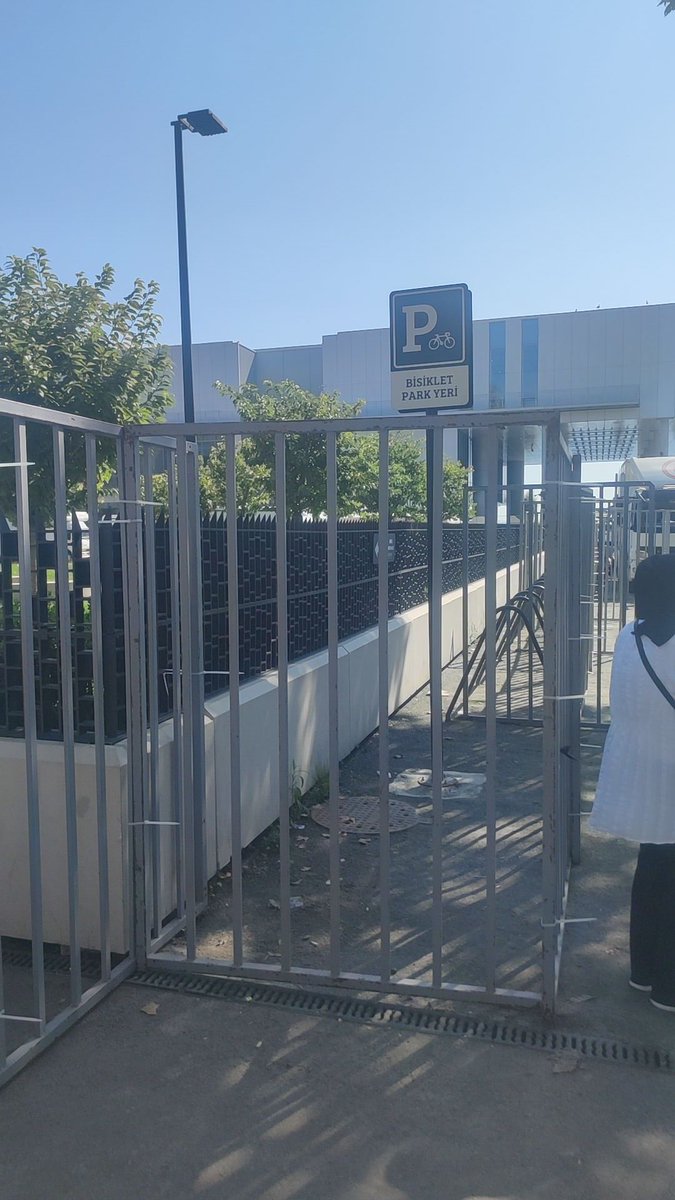 Bariyeri bariyerle korumak..

Galataport kadar saçma şey gerçekten çok az var.