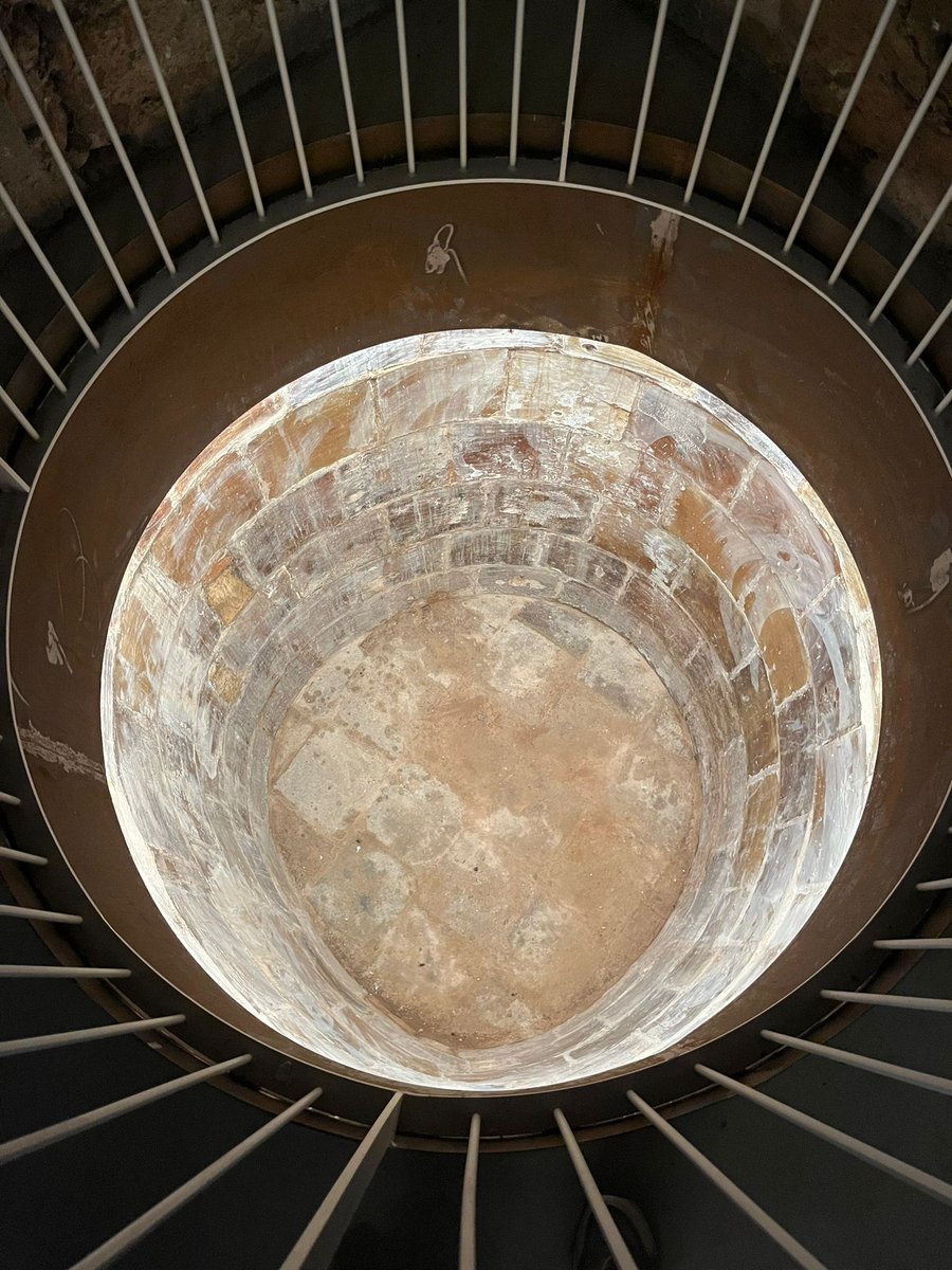 La inauguració de l'Espai Tines va fer el ple ahir a Artés en un acte durant el qual la <a href="/dopladebages/">DO Pla de Bages</a> va lliurar els guardons dels premis Viu la Pedra Seca. Gran notícia, incorporar aquest espai al patrimoni vinícola del poble i de la festa!