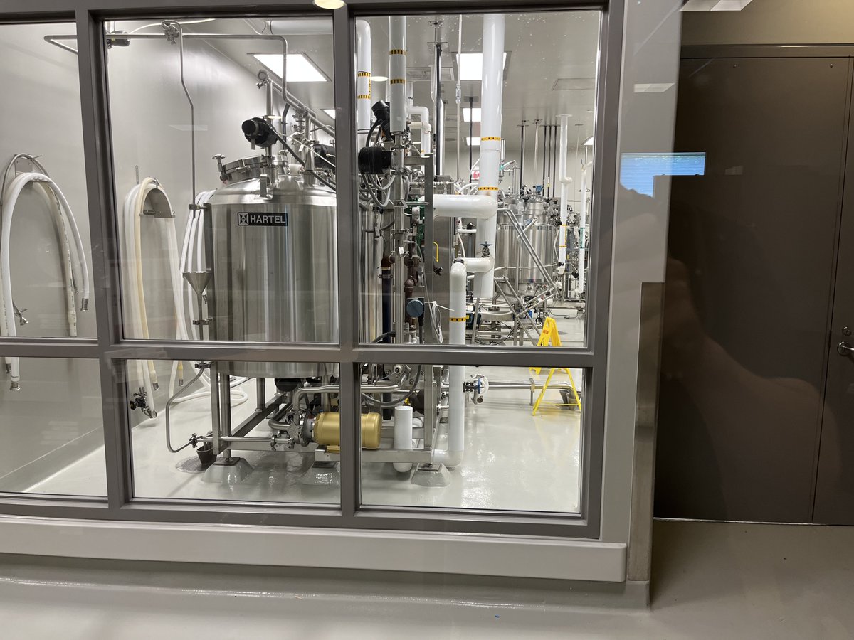 NikoMcCarty's tweet photo. Another reason North Carolina biotech is underrated:

They have a state-of-the-art lab, called BTEC, where students take *hands-on* courses in biomanufacturing. They learn to use bioreactors, engineer cells &amp; purify drugs.

Very few U.S. schools seem to have this for students. https://t.co/ctWrtwq7Fi