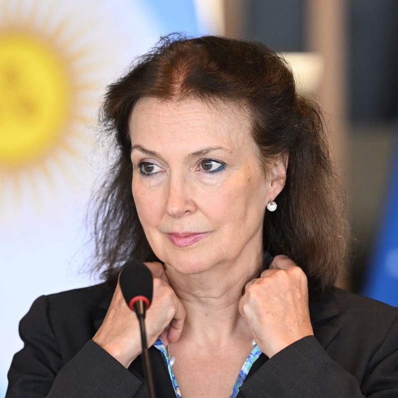 🚨| ÚLTIMA HORA: El gobierno de Javier Milei emite órdenes de captura contra otros 30 agentes de la dictadura de Venezuela por represión estatal, sumado a las mismas medidas contra Nicolás Maduro y Diosdado Cabello. 🇦🇷🇻🇪 ¡Gracias <a href="/JMilei/">Javier Milei</a> por apoyar la libertad de Venezuela!