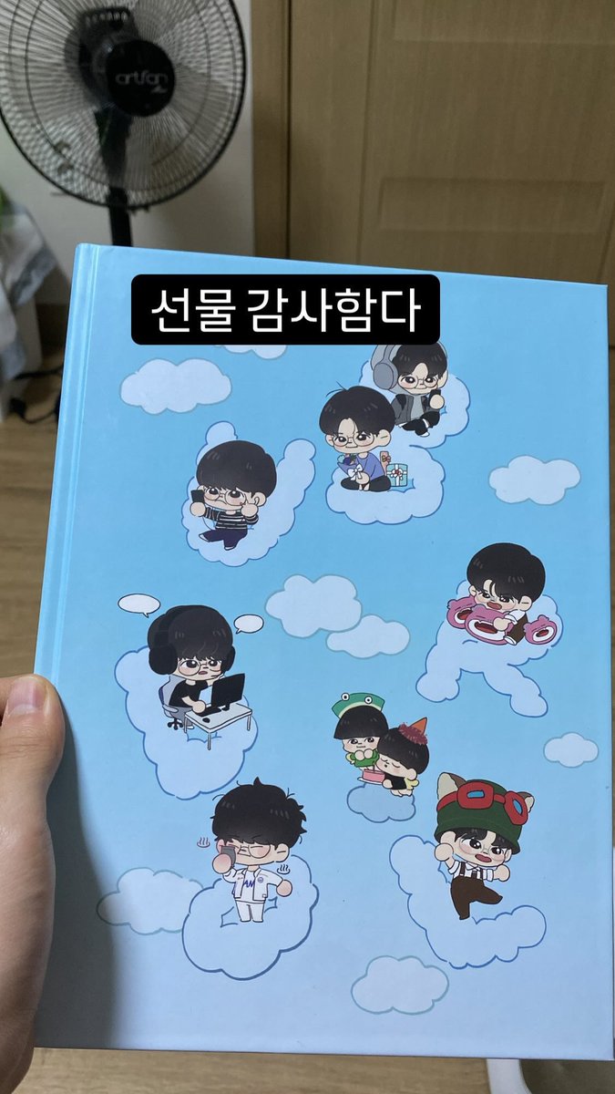 240927 Burdol Instagram #Burdol #버돌 #卢泰允

선물 감사함다

(사실 이거 제가 보낸 선물이에요🥹 잘 도착해서 너무 다행이에요 그리고 인증해주는 버도리 체고,,,🍀)