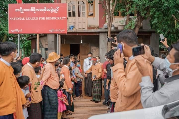 MizzimaNews's tweet photo. စစ်ကောင်စီက ပါတီဝင်၁၀၇ဦးကိုသတ်ဖြတ်ပြီး လွှတ်တော်အမတ်နှင့်ပါတီဝင် ၁၅၀၀ ကျော် ဖမ်းဆီးထားဟု NLD ပြော
(ဓါတ်ပုံ - Chair NLD Facebook)
#NLDပါတီ
#စစ်ကောင်စီ
#HRDT-NLD
Website Link >> https://t.co/SeXli2g0Lw
------------------------ https://t.co/aXe6zBCZIe