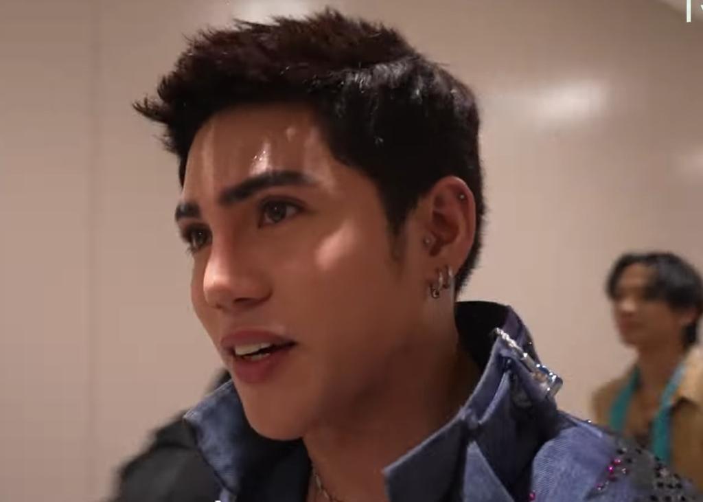 solarisstell's tweet photo. Te?Kahit pawis mo kumikinang?  

Pogi mo naman lodi hapi friday sayo 

#SB19onWatsonsPlaylist
@SB19Official #SB19 
#PPOPPowerConcert #SB19_STELL 
@stellajero_ https://t.co/ejGBmAbJh5