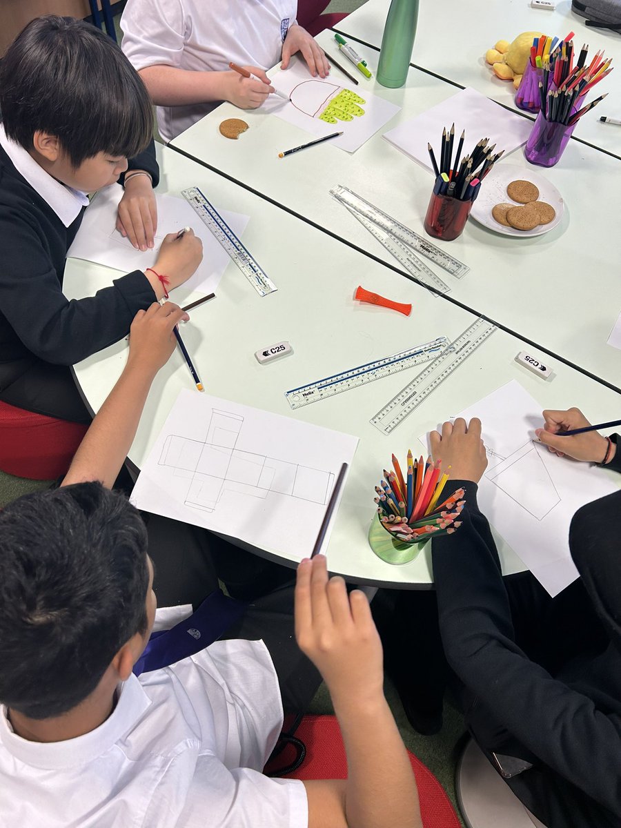 The S1 Nurture group were being very creative this week as we decorated plant pots which display our goals for this year.  Our pots will help decorate the Wellbeing Hub ‘shelf of success’🪴