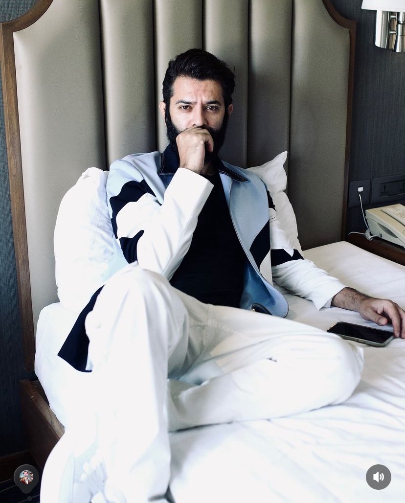 SheroSobti's tweet photo. Our king new post @BarunSobtiSays 
#BarunSobti https://t.co/lHf3hBuWWH
