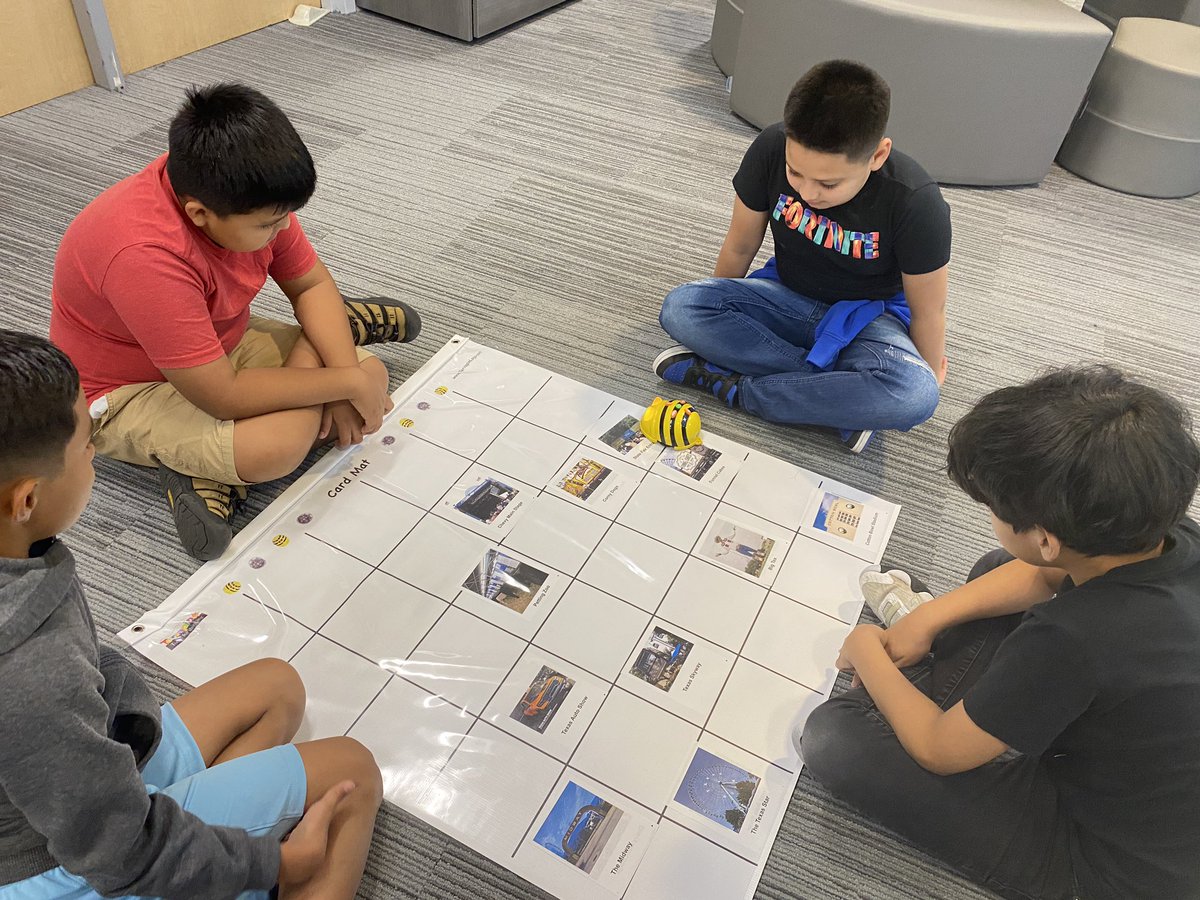 QueenB_Beta's tweet photo. Ss programming Beebots to go do different attractions at the Texas State Fair! #cfblibraries @CFBDLS @BlairElemEagles https://t.co/NFN3j7TMGA