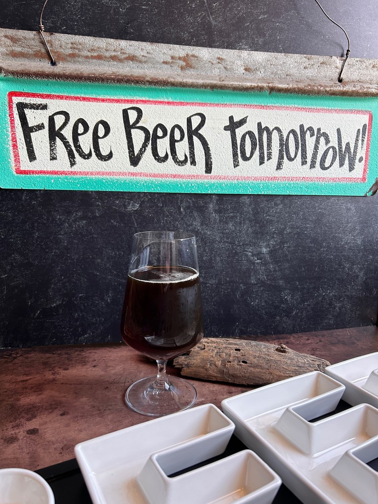 redvanillahome's tweet image. 🍺 Beer or Wine? 🍷 Which one are you?

Our Vanilla Serve BEER &amp;amp; WINE serving dishes with a sleek black tray are perfect for any gathering. l8r.it/GNxS

🍻🍇 Comment below! 👇

#BeerOrWine #EntertainingEssentials #RedVanillaServeware #HostInStyle