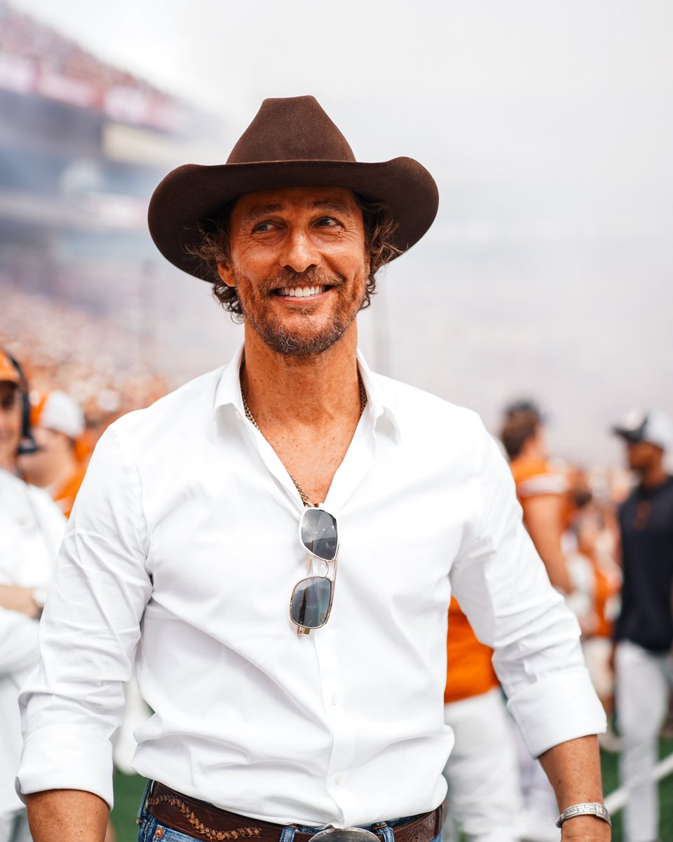 TexasFootball's tweet photo. 𝓐𝓵𝓶𝓸𝓼𝓽 𝓖𝓪𝓶𝓮𝓭𝓪𝔂 https://t.co/Q3p5kpahIm