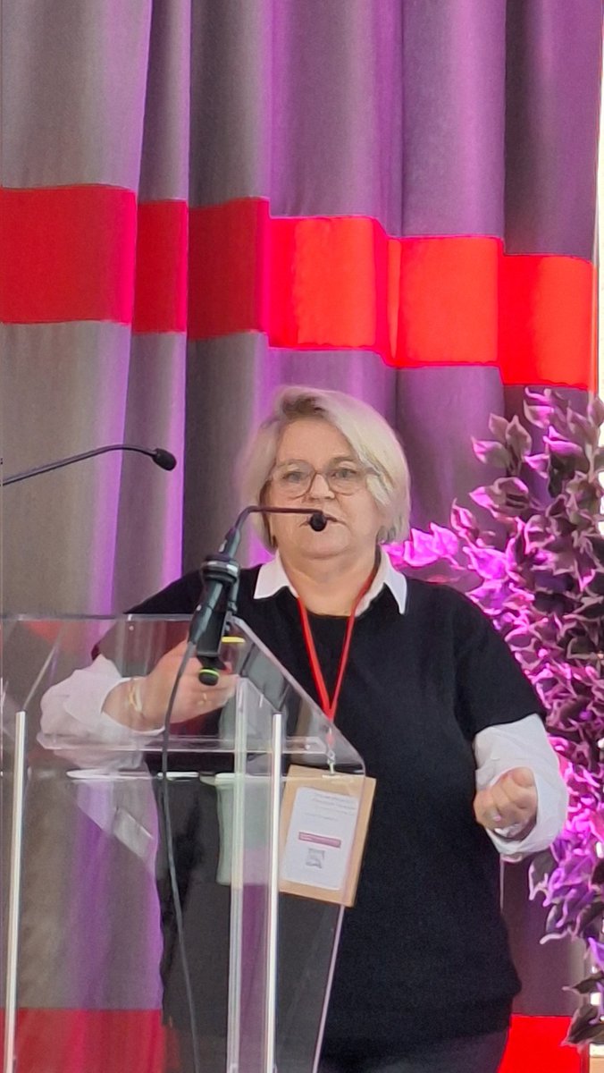 s_couraud's tweet photo. L'incroyable Dr. Bénédicte Etienne-Mastroianni nous parle de l'annonce en oncologie thoracique avant que nous échangions ensemble sur nos pratiques.
#JROT https://t.co/NN7Da9GZ5F