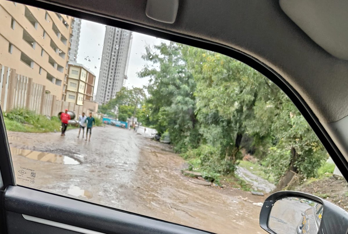 rohit_15's tweet image. Road condition of Mahalunge-Mann township. No one is bothered to look after the citizens in this area @OfficialPMRDA @PMCPune @midc_india all are passing the ball to each other
@mohol_murlidhar @BalwadkarAmol @Dev_Fadnavis @punekarnews @pulse_pune @TOIPune @Salonee_TOIPune #pune