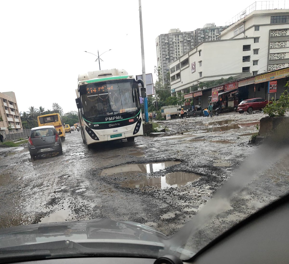 rohit_15's tweet image. Road condition of Mahalunge-Mann township. No one is bothered to look after the citizens in this area @OfficialPMRDA @PMCPune @midc_india all are passing the ball to each other
@mohol_murlidhar @BalwadkarAmol @Dev_Fadnavis @punekarnews @pulse_pune @TOIPune @Salonee_TOIPune #pune