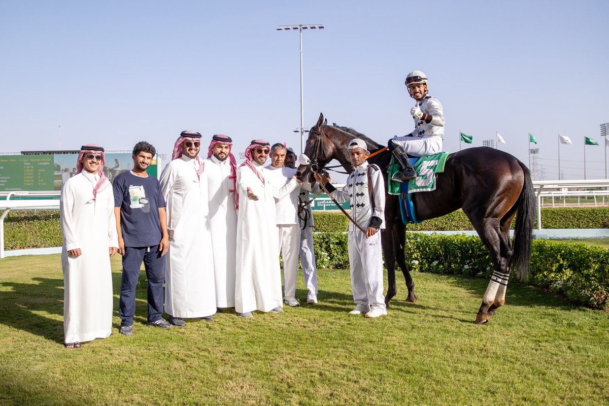 JockeyClub_SA's tweet photo. نتيجة الشوط الـ 1 الحفل ( 38 )

▫️الفائز : قواك الله 
▫️المالك : فيصل بن محمد عبدالهادي الجضعي القحطاني 
▫️المدرب : احمد الشايع
▫️الخيال : خالد الميموني 
▫️المسافة : 1400م 
▫️الزمن : 1:32:16

#نادي_سباقات_الخيل 🐎 https://t.co/LC1i8pN1am