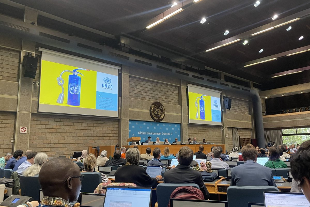 Global environmental assessments play a critical role in informing worldwide decision-making 📝🌍

Professor James Ford (<a href="/ccadapt/">James D. Ford</a>) shared his contributions to the #GEO7 report, including attending the 3rd authors meeting in Nairobi 👇

climate.leeds.ac.uk/discussing-glo…