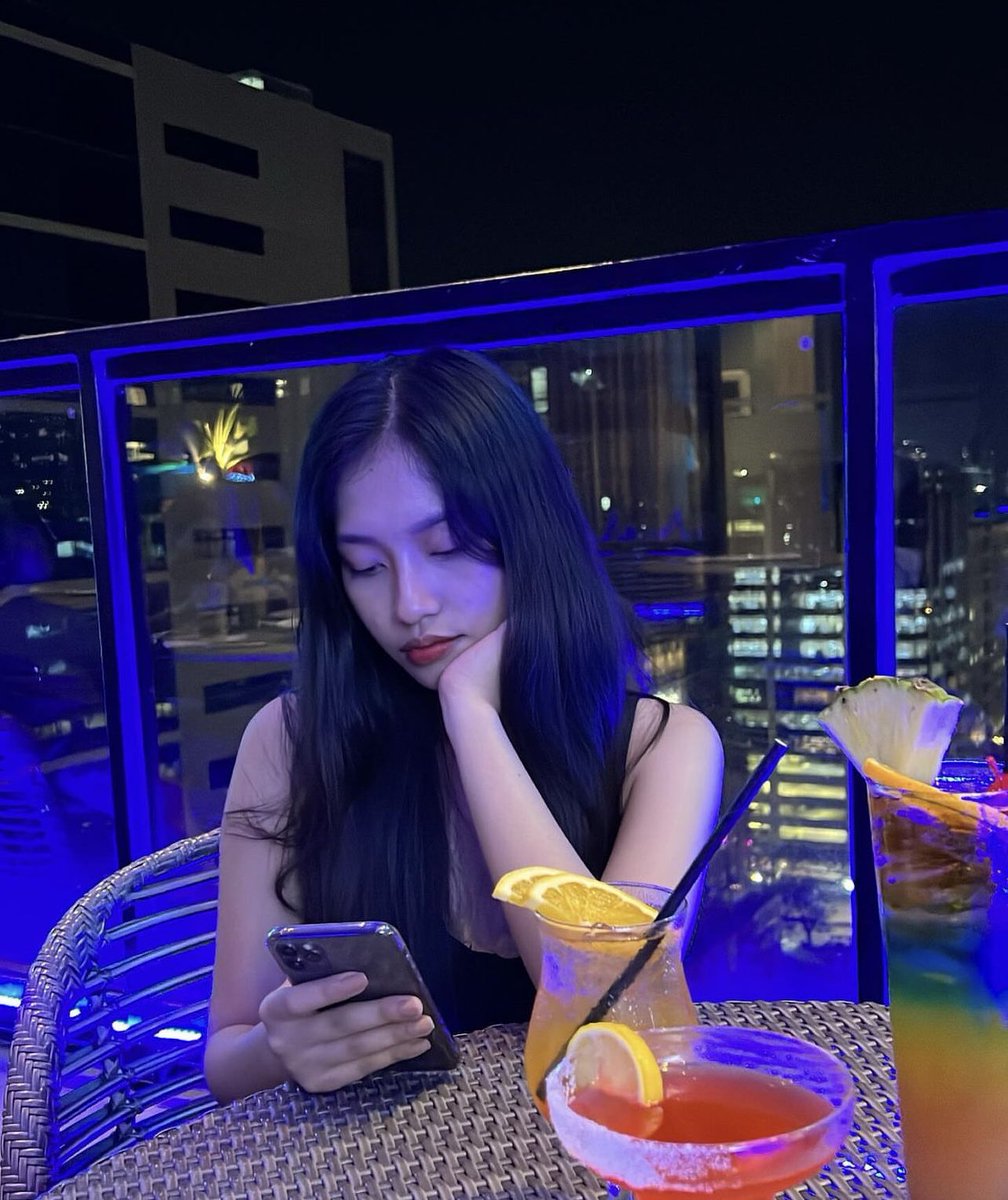 ericamymoon's tweet photo. She's a 19yo college student. We've only been in once. If you wanna meet her, #RT and then #DM me.

#viral2024 
#viralpinay
#viral
#alterpinay https://t.co/1b5XTDjk5b