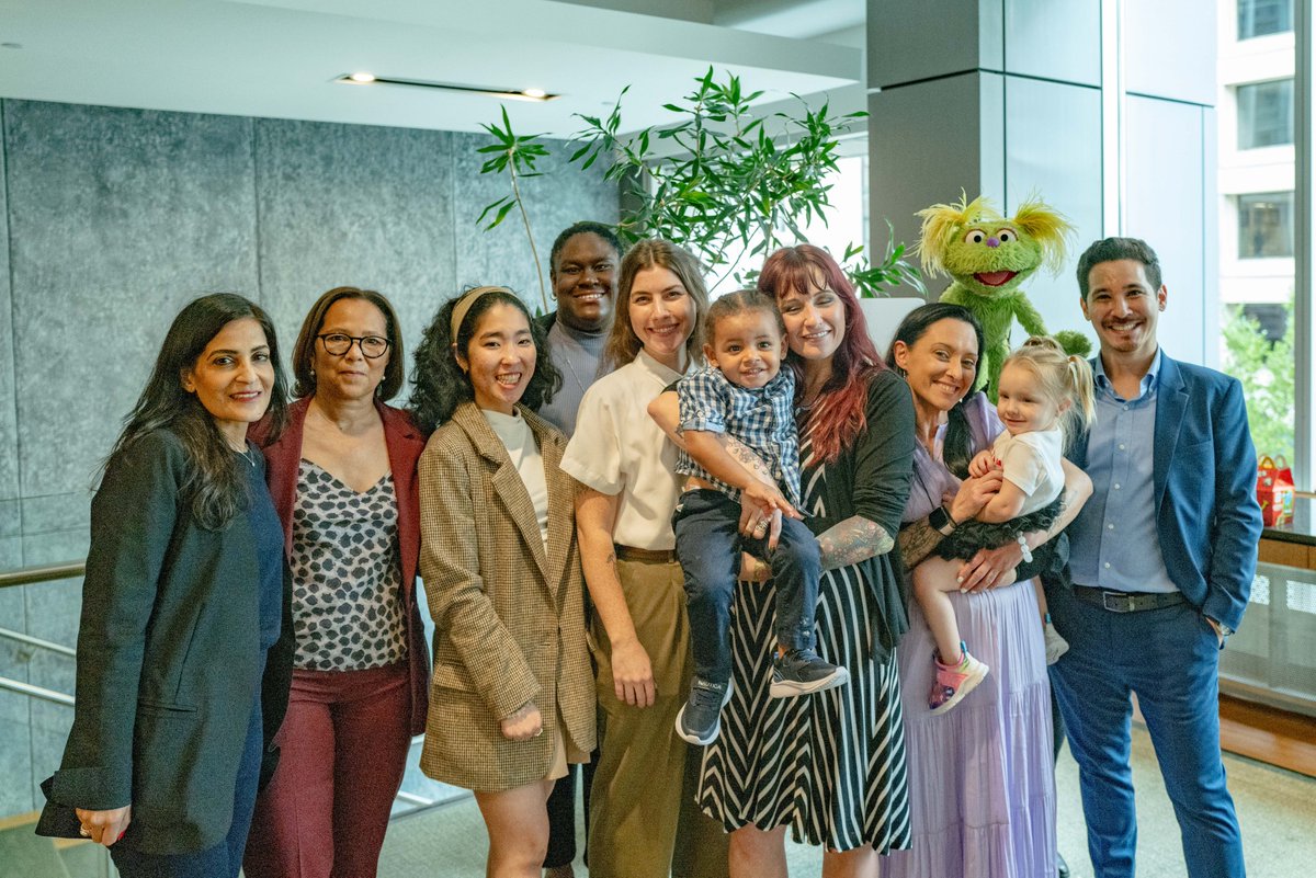 FOREfdn's tweet photo. This past week, we brought together over 100 of our #FOREgrantees (as well as some special guests!) in Washington, DC, who are working across the country to address the #opioid and #overdose crisis. We are feeling so grateful, optimistic, &amp; energized! Thanks for a fantastic week! https://t.co/vGP9gdBaRA