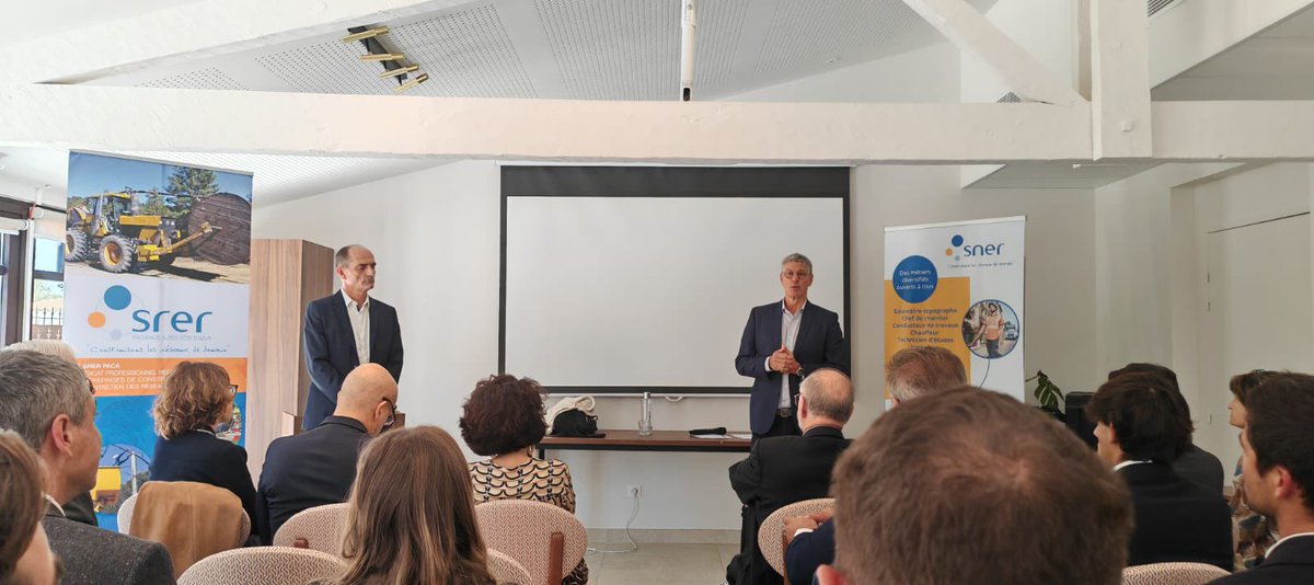 SNER_SRER's tweet photo. Assemblée Générale Sirer PACA
Sujets abordés :
. Conférence sur la santé au travail 
. Intervention d’@enedis sur les prévisions économiques, les statistiques sécurité
. Point sur l'école des réseaux de la transition énergétique https://t.co/Vj62woKDZC