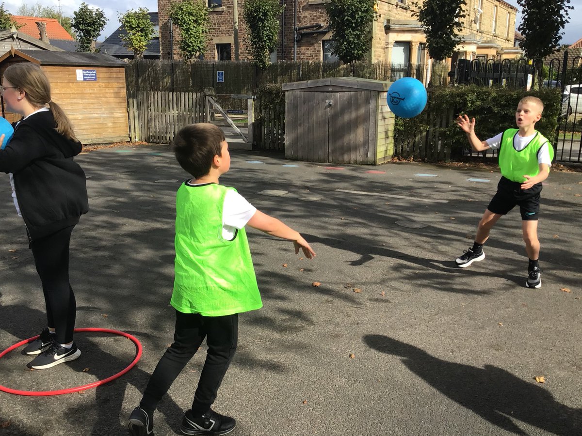 RalphBPSch_York's tweet photo. Class 9 worked with our PE specialist, Mr Stephenson, this afternoon. We played a game of tag that helped us to develop our communication skills and our coordination. #RBPSPE https://t.co/JanVzPJVij