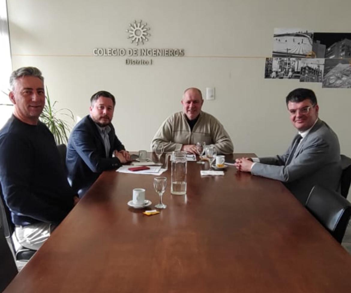 COVIARA's tweet photo. Nos reunimos con autoridades Colegio de Ingenieros -Distrito I, previo a la firma de un convenio marco de colaboración institucional que se efectivizará en los próximos días, para determinar los lineamientos de los futuros proyectos a desarrollarse en la ciudad de Bahía Blanca https://t.co/1jmCuY7QTb
