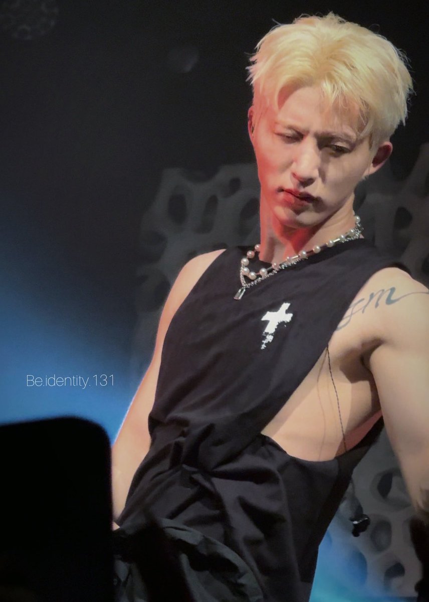 The boy who wears pearl

#hanbin ##비아이