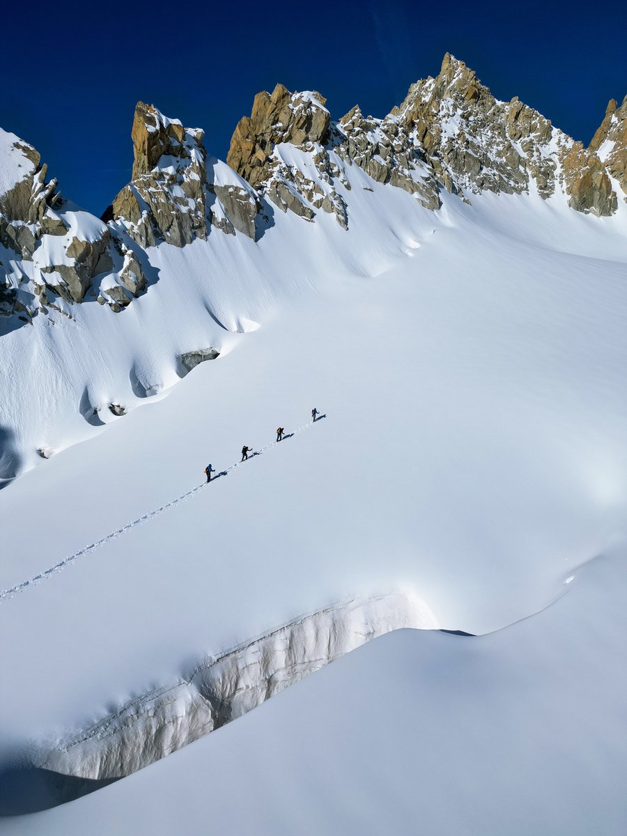 Autumn is well and truly here. Perfect time to give our Autumn / Winter Skills a shout out…. 

2 spots left from 6-10 October in Chamonix. 

Photo from one of the courses last autumn. 

Let me know if you’re interested in joining us!