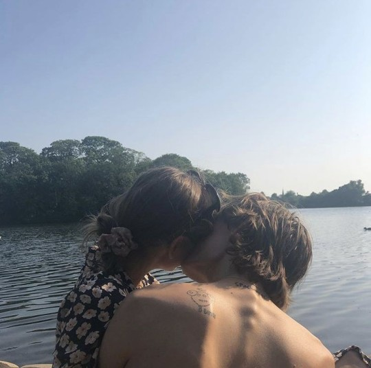 oficial_couples's tweet photo. #love #couple https://t.co/gk2KYJJ49d