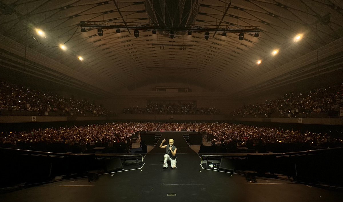Realtaeyang's tweet photo. TAEYANG 2024 TOUR [THE LIGHT YEAR] IN OSAKA

💛🫶

#TAEYANG #태양
#TAEYANG2024TOUR #THELIGHTYEAR
#THEBLACKLABEL #더블랙레이블 https://t.co/TsOGCRa7sq