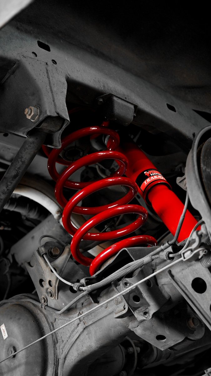 peddersuk's tweet photo. Are you having trouble with your 100 series  AHC (automatic height control) Landcruiser Suspension. Have you been quoted hgh costs to repair? 

Pedders have the answer in the form of AHC suspension conversion kits. These do away with the troublesome AHC suspension completely a... https://t.co/Fk1z93fjoW