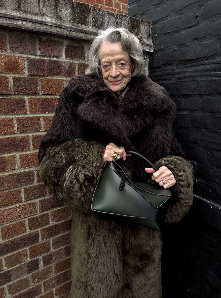 imartinrodrigo's tweet photo. Maggie Smith. 💔 https://t.co/kFad5pHK5P