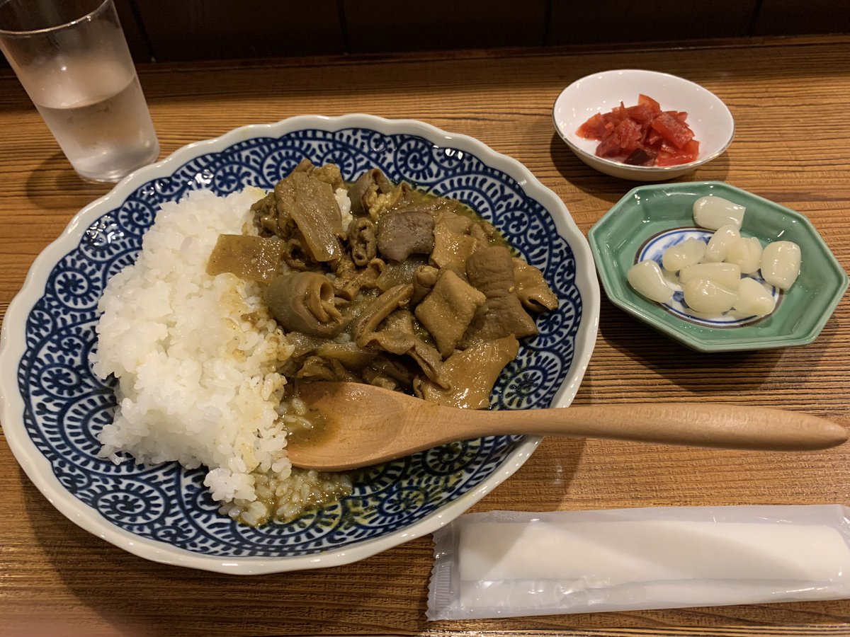 taro_outdoor's tweet photo. 早速、モツ煮を食べに来てみたら、何やら良いにおい👃
聞けば赤城牛のモツ煮カレー🍛
これっ、食べなきゃダメでしょ⁉️
一口ぱくり❣️いける・美味い😋
居酒屋銀蔵🍶イイネ👍 https://t.co/MsWUOuPCg2