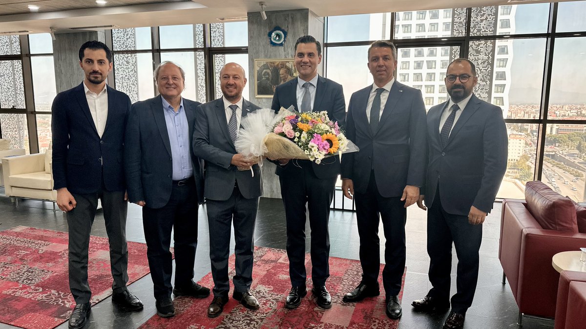 Türk Kızılay Genel Merkez Denetim Kurulu Üyemiz Selman Keresteci, Türk Kızılay Taşınmaz Yönetimi Genel Müdürü Tevfik Türel, Türk Kızılay Manisa İl Merkezi Başkanımız Öner Gürsel, Manisa Büyükşehir Belediye Başkanı Ferdi Zeyrek’i ziyaret etti.