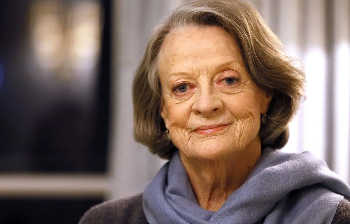 JVCom's tweet image. Nous apprenons avec tristesse le décès de Maggie Smith, qui jouait notamment Minerva McGonagall dans Harry Potter, à l'âge de 89 ans.

Nos pensées vont à ses proches.