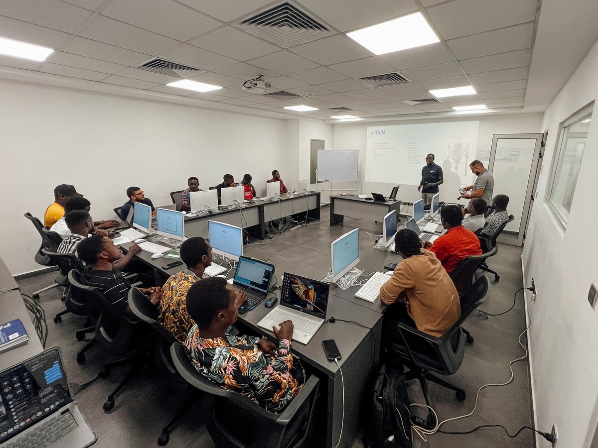 sky_ledge's tweet image. Raising the bar in Ghana!🇬🇭

With Teltonika Telematics &amp;amp; WAVA Academy, our Field Techs are diving deep into telematics. By week&apos;s end, they’ll be ready to help Ghanaian businesses elevate their operations.

Check out highlights from Day 1 in Accra!

#telematics #Ghana #FieldTechs