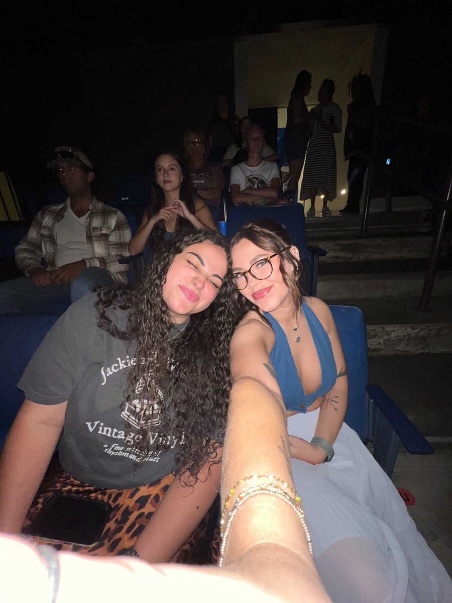 holliday_lyn's tweet photo. Just two peas in a pod 🫶🏼

Happy birthday to my favorite Ash Hole 💕

@ashtond_clark https://t.co/dxSvUPJBPf