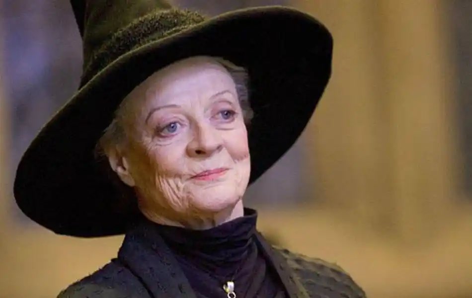 PrimetimeSH's tweet image. #WandsUp for Dame Maggie Smith 😭
