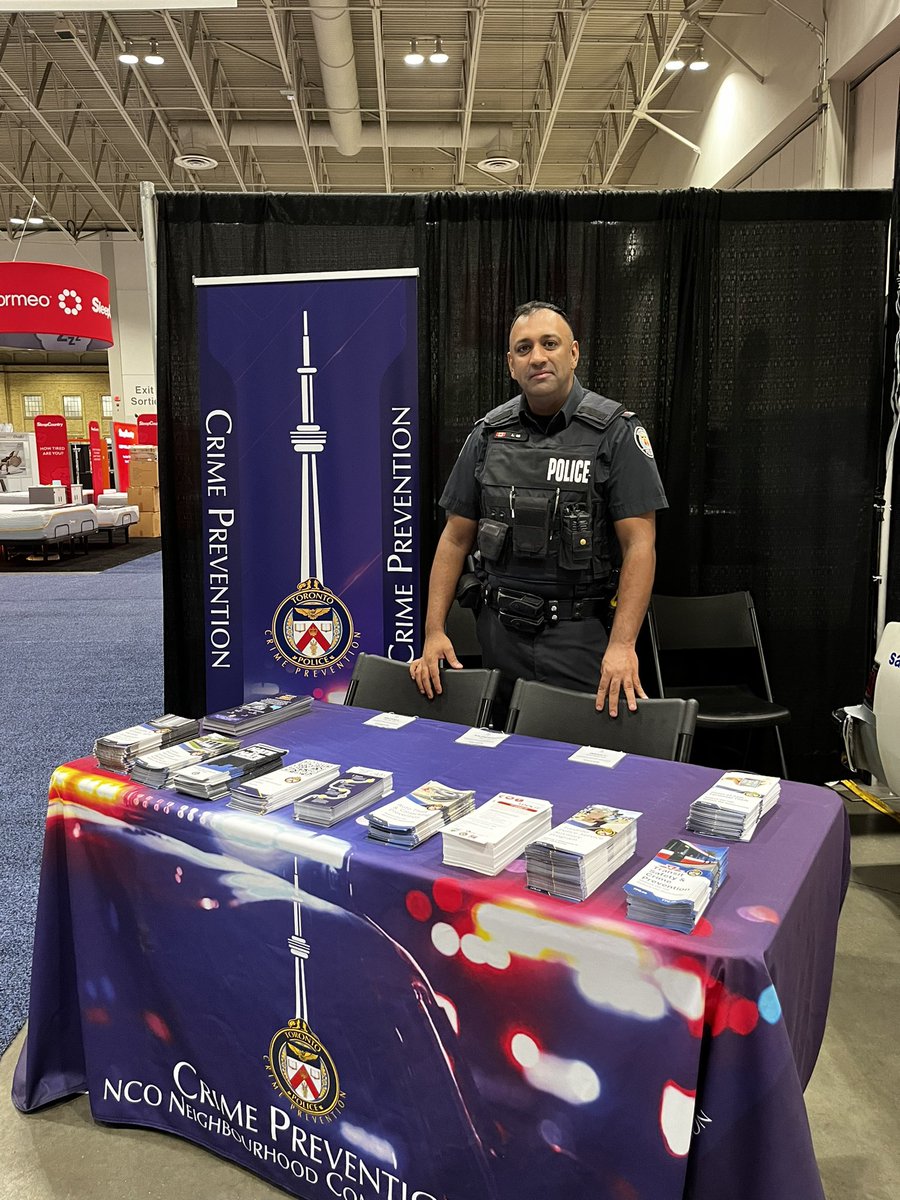 TPS_CPEU's tweet photo. Come see us Friday-Sun at the Fall Home Show. Learn about Crime Prevention Through Environmental Design and ways to prevent auto theft at home. Hopefully Blinky doesn’t steal the show!! 🤣 #autotheft #cpted #breakandenter https://t.co/FdrWoJ7JAI