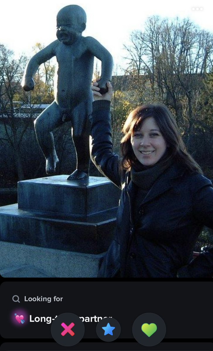 thejamjones's tweet photo. @TODAYshow Just found DWades statue on @Tinder https://t.co/aAbijblt6j