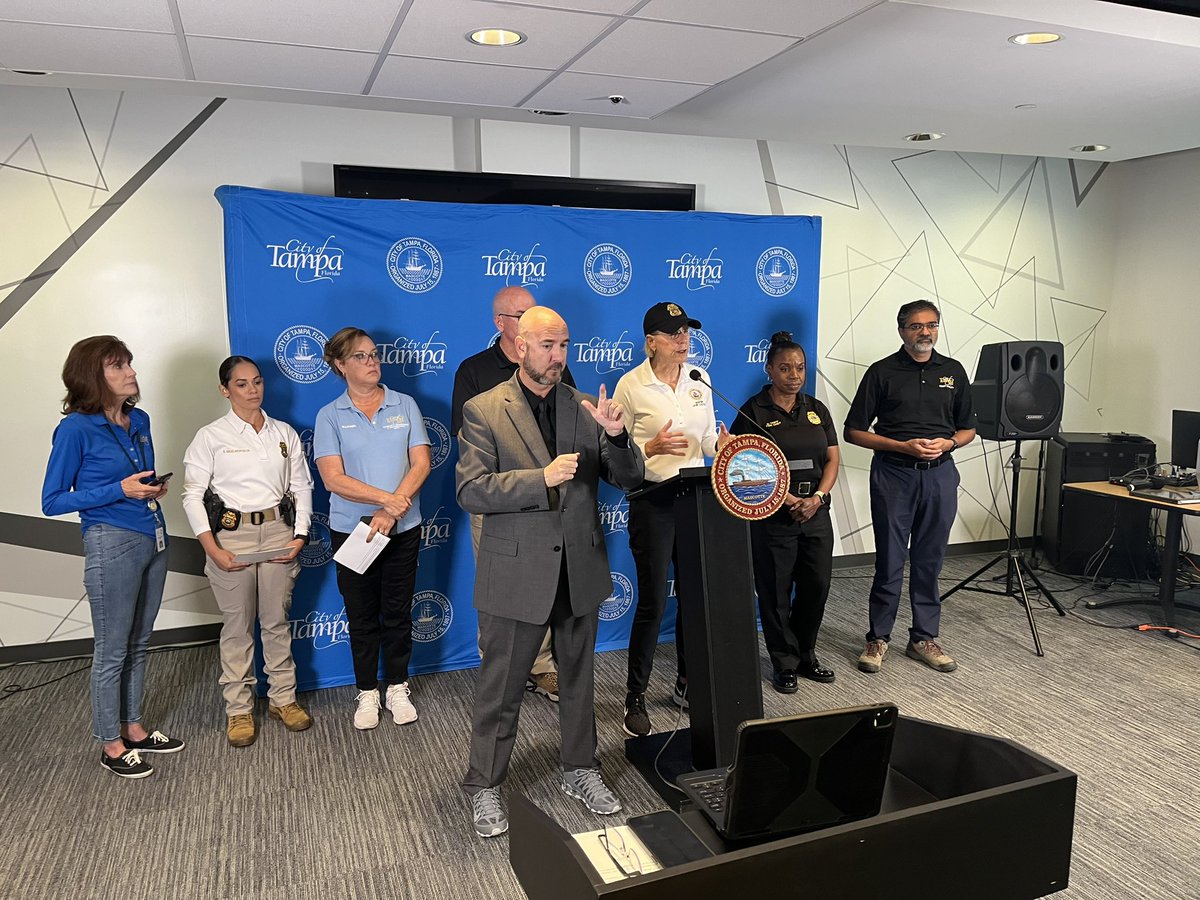 HAPPENING NOW: Tampa Mayor <a href="/JaneCastor/">Jane Castor</a> says two homes caught fire on Davis Islands, one likely “from an electric vehicle.”

Two deaths have been reported so far: One was a traffic incident and one was an elderly resident in her home this morning, per Mayor.

<a href="/FOX13News/">FOX 13 Tampa Bay</a> #Helene