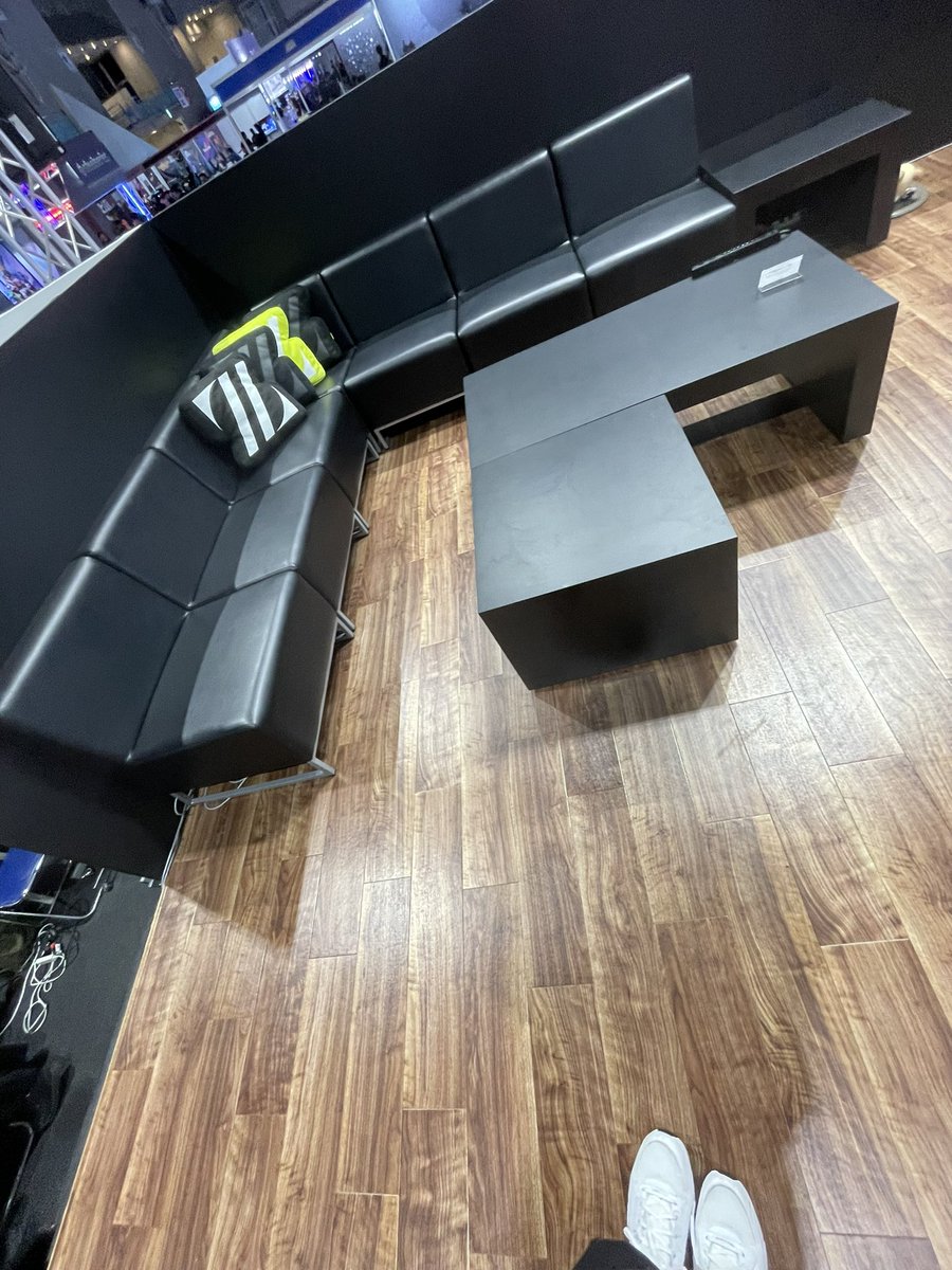 eSportsAwardsのトークショーに出てました。 ZETAブースにもお邪魔しま