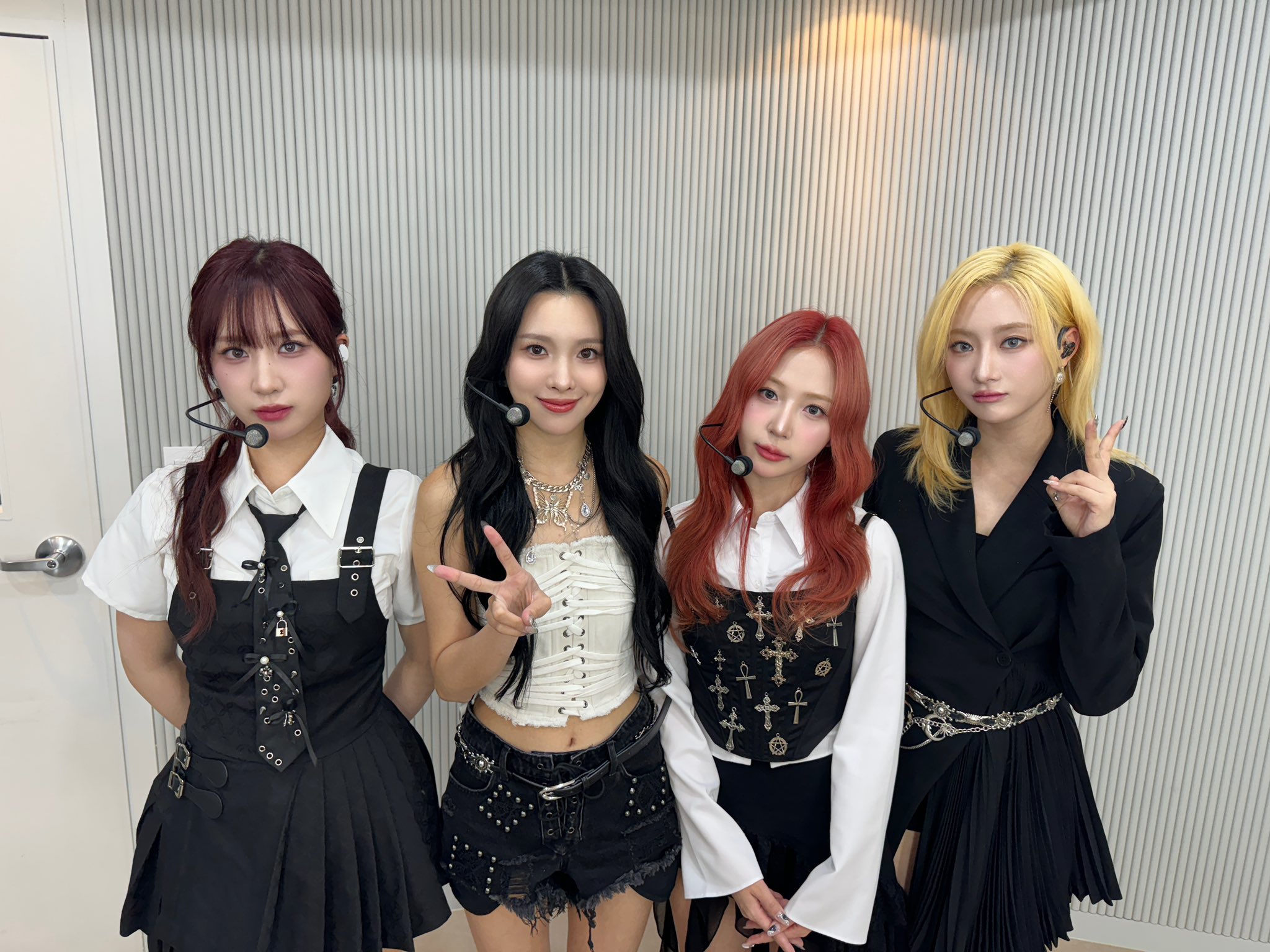 GYfLRn3b0AAcu-V?format=jpg&name=large