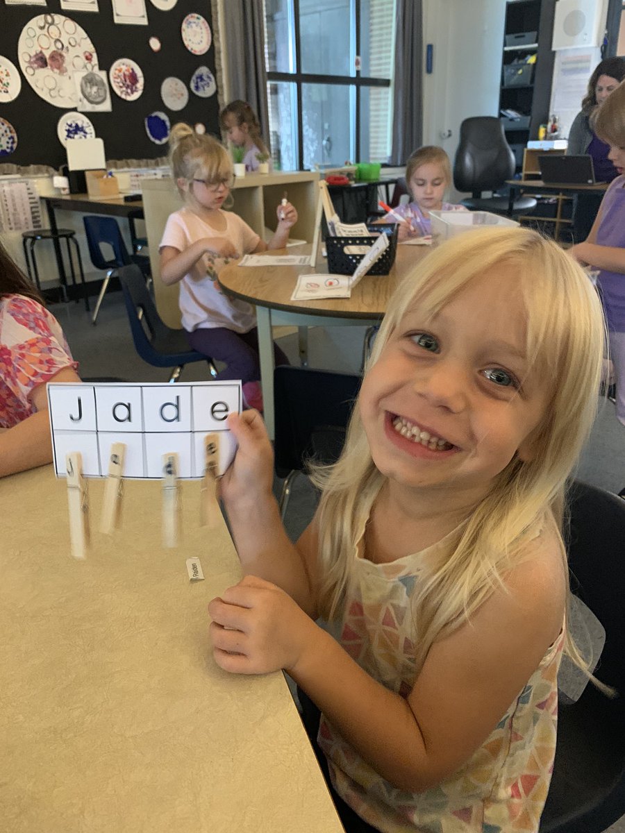 Building our names in K2! These kiddos showed so much persistence to search for and clip on their letters 🤓