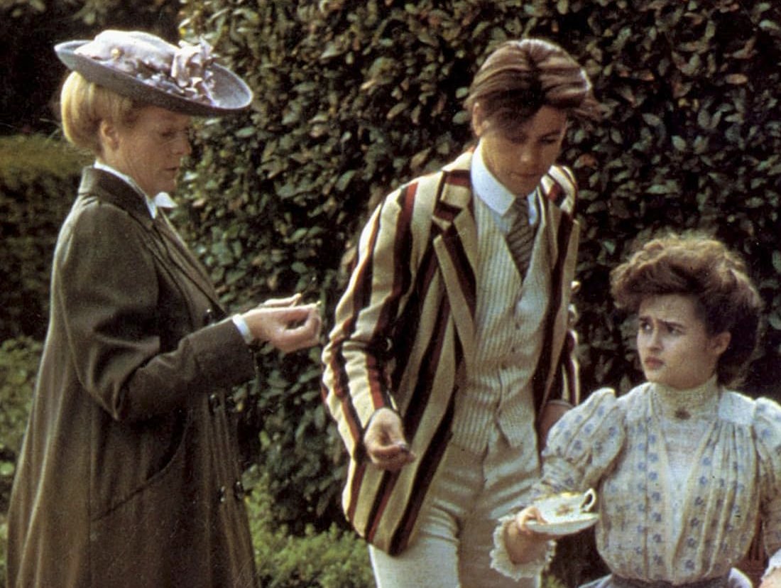 GravesDiggers's tweet image. Very sad to hear of the passing of absolute legend Dame Maggie Smith, pictured here as Charlotte Bartlett in "A Room With A View" with Rupert Graves and Helena Bonham Carter.