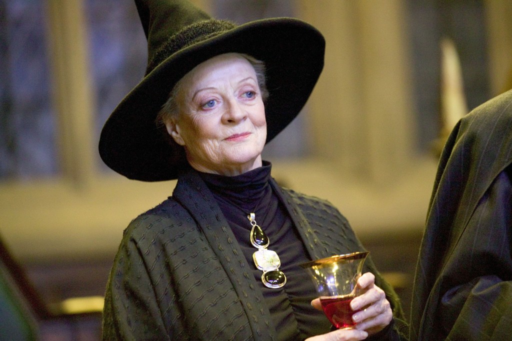 Clocked_It's tweet photo. Another great returns to the stars.
A true British legend and icon in everyway.
Crom speed Dame #MaggieSmith
You will be sorely missed. What a treasure. https://t.co/uoaYHs7fIl