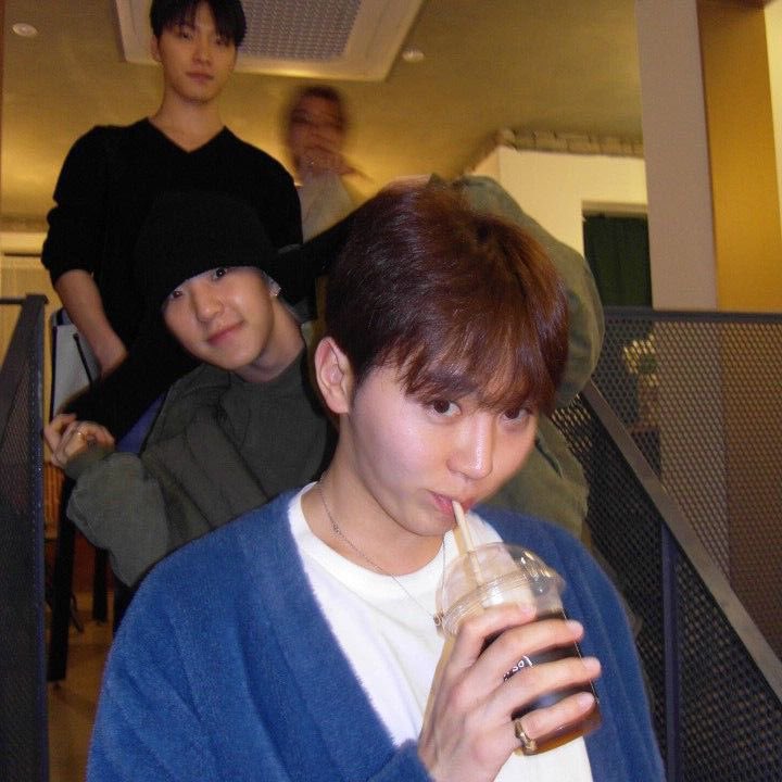 hanlixir's tweet image. boochan one tweet au 😁

(in full english)