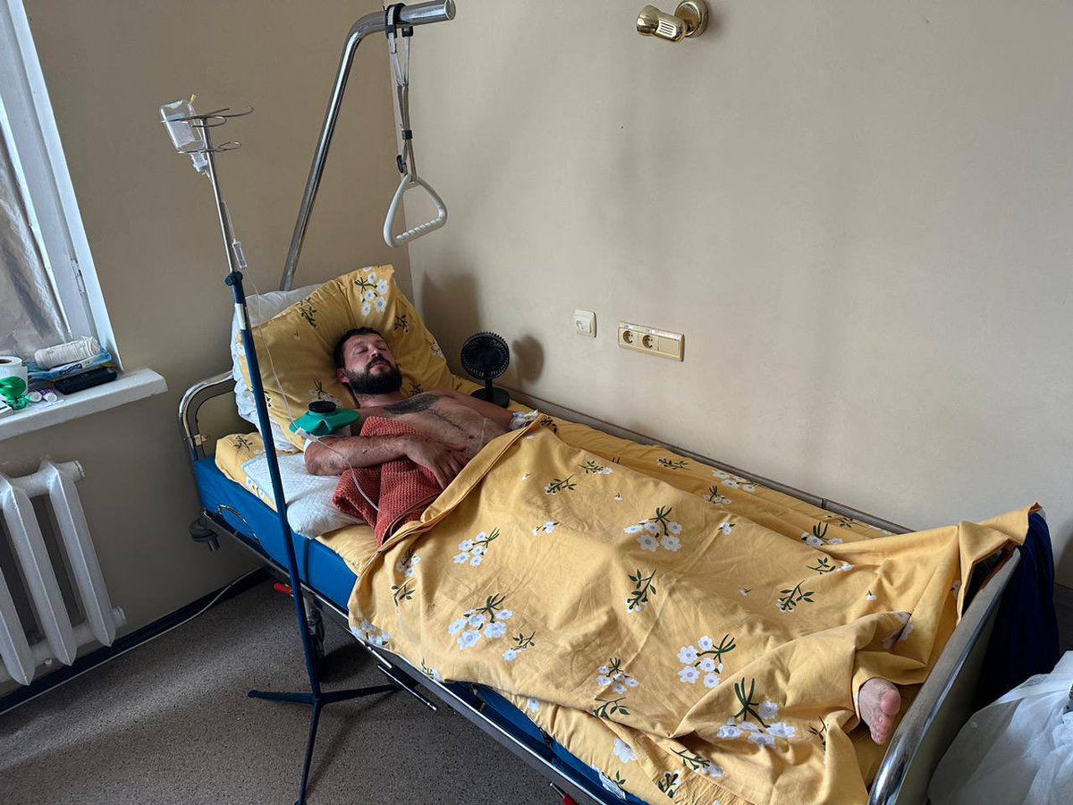 guillaume_ptak's tweet image. Once again, I am asking you to help my friend Ruslan, a police paramedic who was wounded by Russian shelling and is undergoing surgery in Kyiv. He’s had to relocate his whole family and is struggling. If the link👇doesn’t work, PayPal below (1/2)
💵 👉 send.monobank.ua/jar/5Getyejxmb