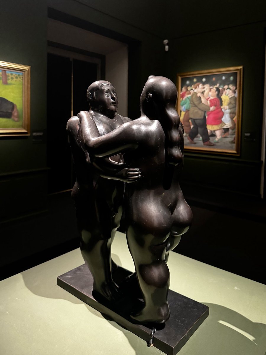 mpignatiello's tweet image. Botero e sto! #Botero #Roma