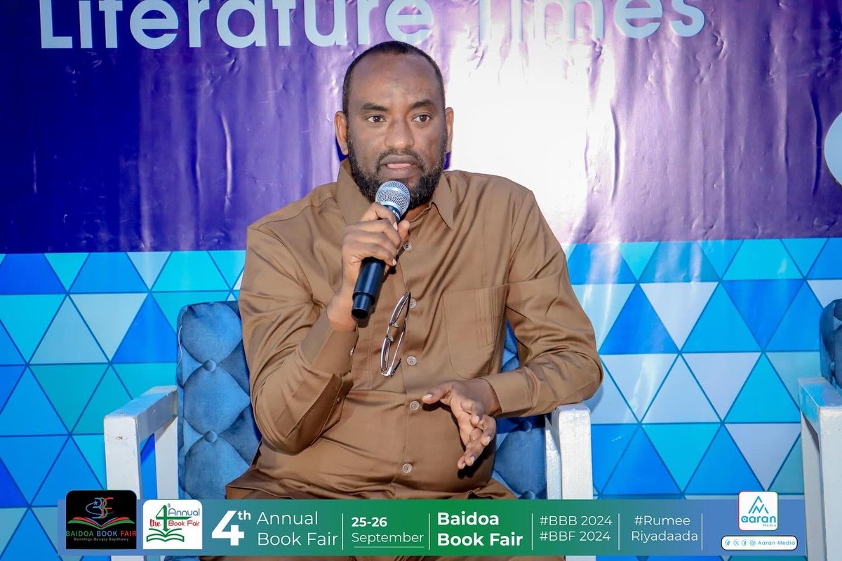 BaidoaBookFair's tweet photo. Waxaa doodda mowduuciisu yahay aqriska iyo qoraalka, qayb ka ahaa Maamule Iskuul mudane Axmed Cabdow isagoo ka hadlay doorka ay kuleedahay iskuulada iyo aqriska bulshada
#BBB2024
#BBF2024
#BBF4th
#Baidoa_Somalia
#rumey_Riyadada
#Koofur_galbeed https://t.co/fp2rUdPyLx