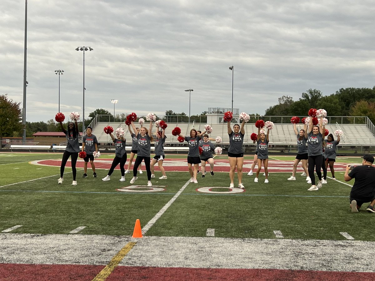 ChampsTogether's tweet photo. Great evening of Unified Flag Football at Fishers last night with @BDUnifiedFF. @FHSTigers @FhsTogether @GiantAthletics https://t.co/Qkohmltmed