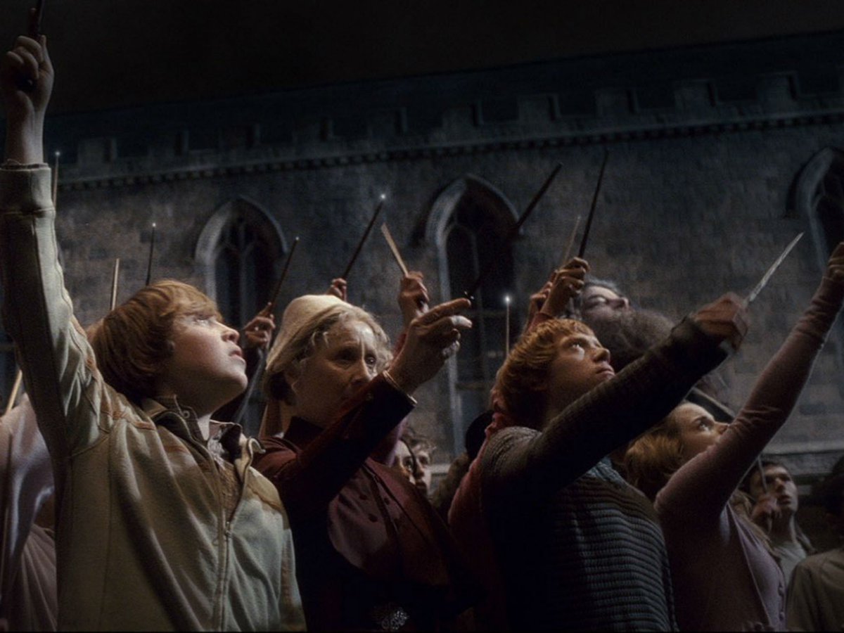 Pop_Kulture1's tweet photo. Le monde entier se doit de lever sa baguette en hommage à notre si chère Minerva McGonagall..

🪄🪄 https://t.co/q9Gf5ocaa8