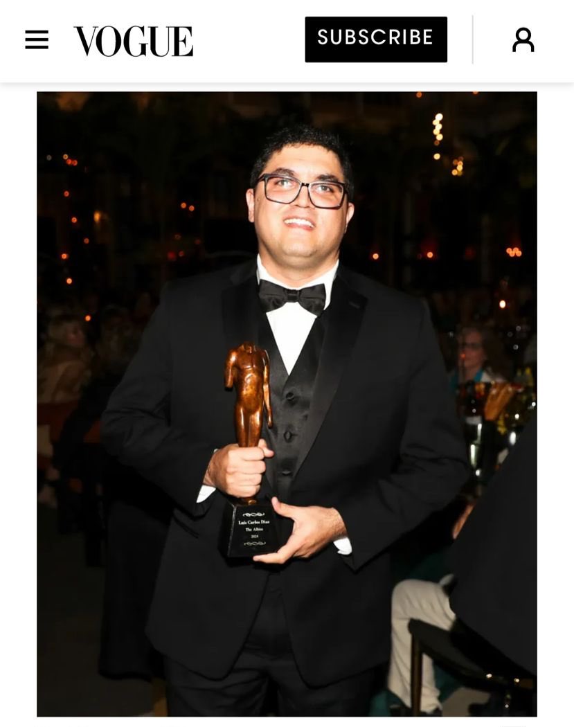 Vivimos en la simulación en donde <a href="/LuisCarlos/">Luis Carlos 🏴‍☠️ One Piece</a> fue de Charallave a VOGUE.

Se ganó un premio #Albie del <a href="/ClooneyFDN/">Clooney Foundation for Justice</a> por su incansable defensa de los derechos humanos y de la justicia en #Venezuela. Cuando seamos libres, Luis Carlos, Amal y George tendrán derecho a tequeños de por