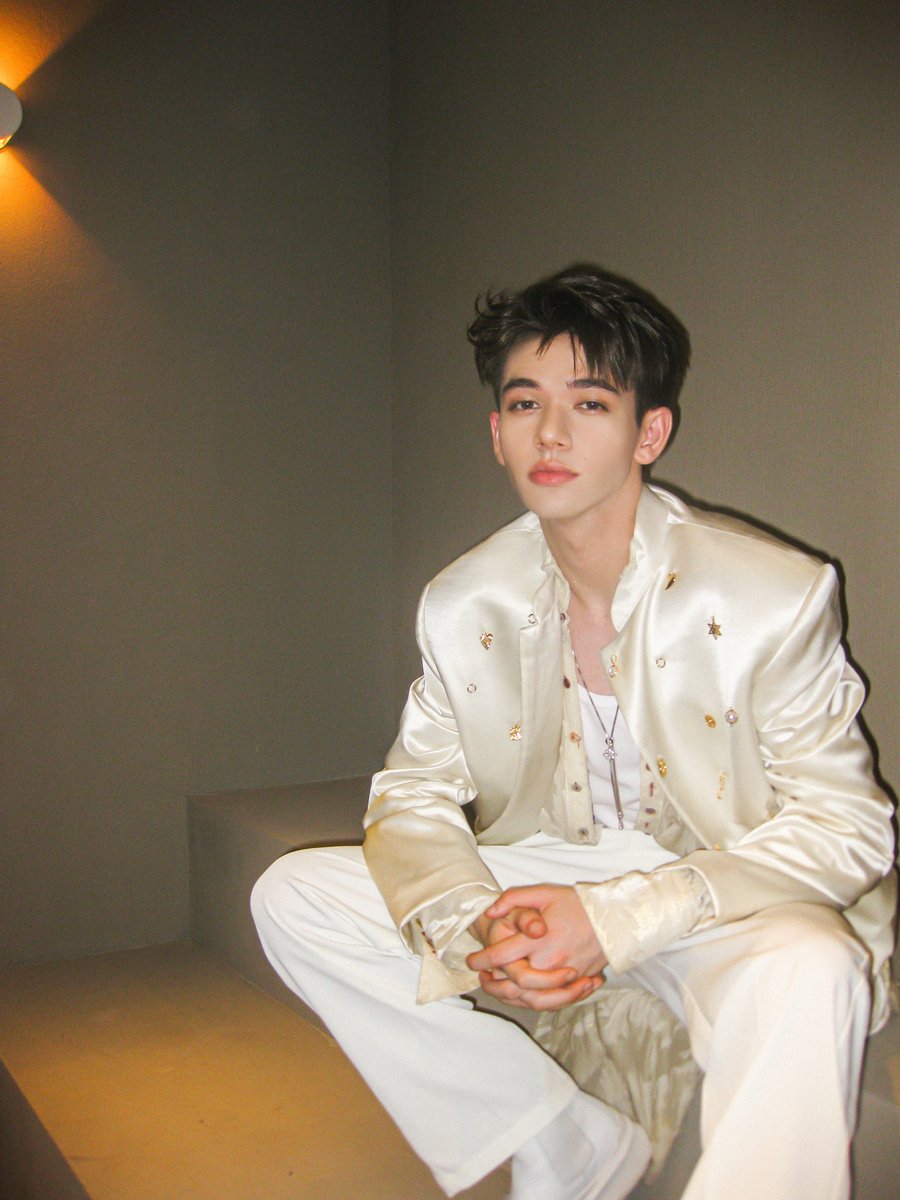 eaddim's tweet image. In May, an updated list with Caelan in it! It might be made up, as only 哥哥 aged above 27 were invited before. When it was confirmed, I was so excited!
This year, concept changed, 哥哥 vs 弟弟！
A huge showcase opportunity for #CaelanMoriarty 
#庆怜 
#CallMeByFireS4 
#披荆斩棘4